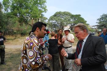 Martin Sheen and Kal Penn filming "Bhopal: A Prayer for Rain."