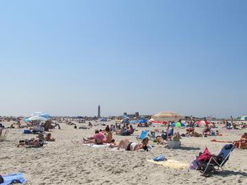 Jones Beach fills up quickly, especially on sunny, 80-degree-plus days in May.