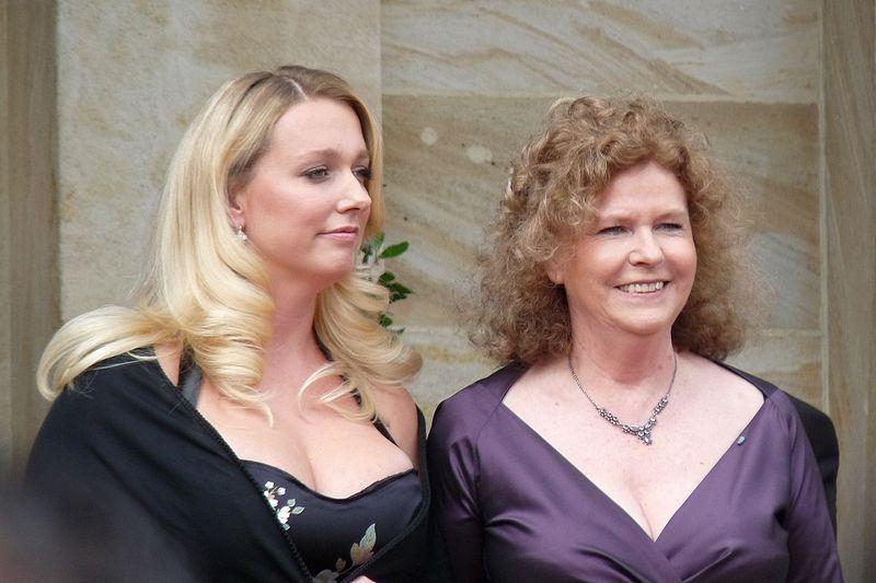 Katharina and Eva Wagner, great granddaughters of Richard Wagner, at the premiere of the Bayreuth Festival 2009.