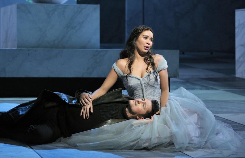 Nadine Sierra and Piotr Beczala star in 'Lucia di Lammermoor' from San Francisco.