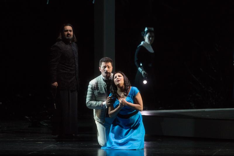Piotr Beczala as Vaudémont and Anna Netrebko as the title character in Tchaikovsky's Iolanta