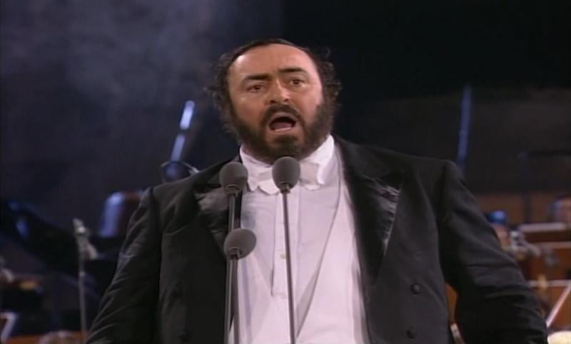 Tenor Luciano Pavarotti sings "Nessun Dorma" from Puccini's 'Turandot'
