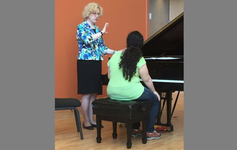 Sara Davis Buechner teaching the Master Class at the Conservatorio "Jesús Maria Sanromá" in San Juan, Puerto Rico