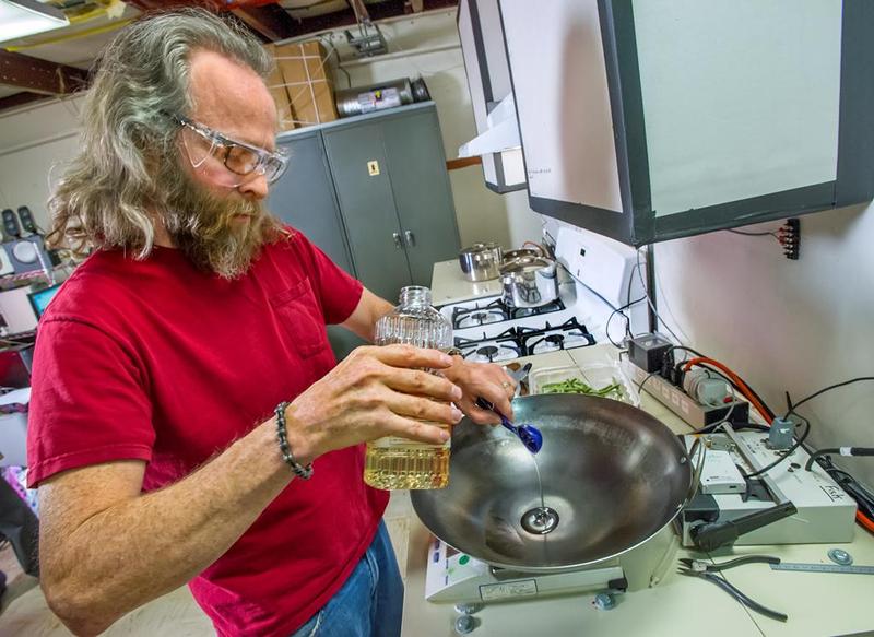 Environmental Energy Technologies Division's Kitchen Test facility - fume hood testing. EETD Researcher Woody Delp - 05/22/2013. 