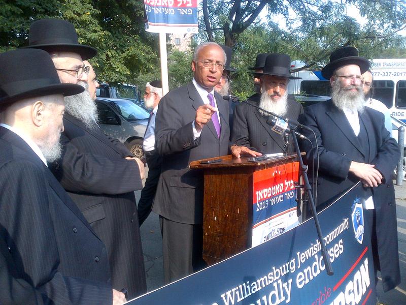 Democrat Bill Thompson addresses a crowd Williamsburg as leaders of the Jewish community endorse him for mayor.