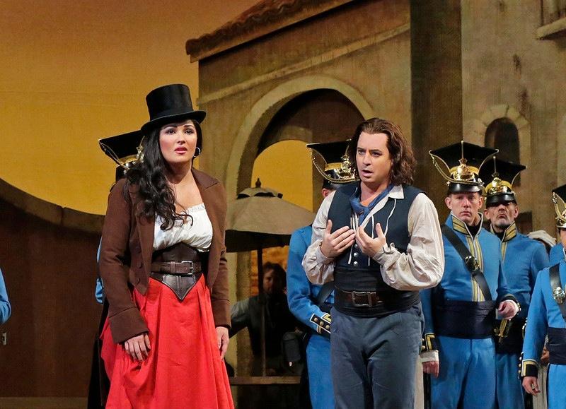 Anna Netrebko and Matthew Polenzani in Donizetti’s 'L’Elisir d’Amore'