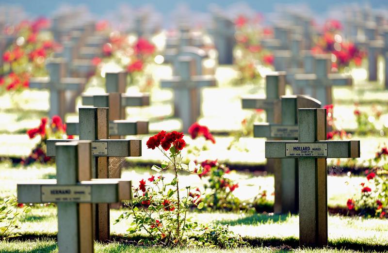 A picture taken on August 1,2013 shows graves at Notre Dame de Lorette's necropolis at the World War One military cemetery in Ablain-Saint-Nazaire, northern France.