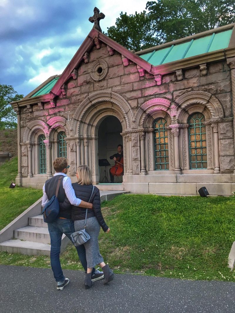 Concert goers at an Angel's Share performance at Green-Wood Cemetery in 2019