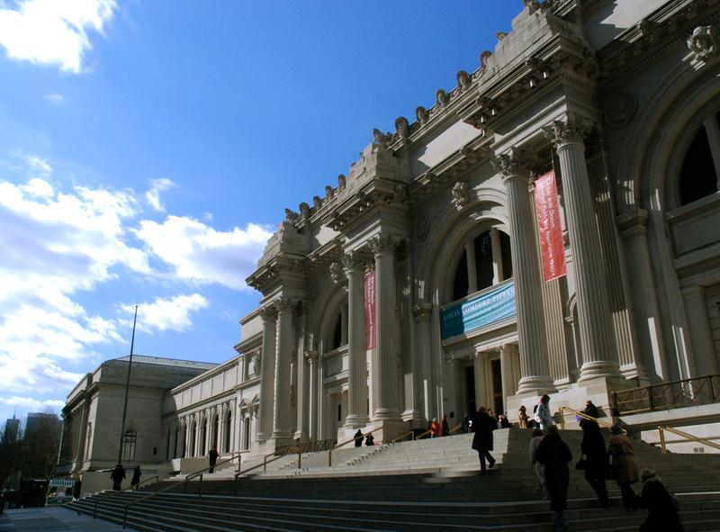outside of the Met Museum