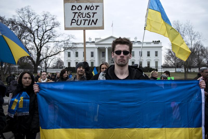 Ukrainian activists gather outside the White House on March 1, 2014 in Washington. Protesters gathered to rally against foreign involvement in the Ukrainian region of Crimea. 