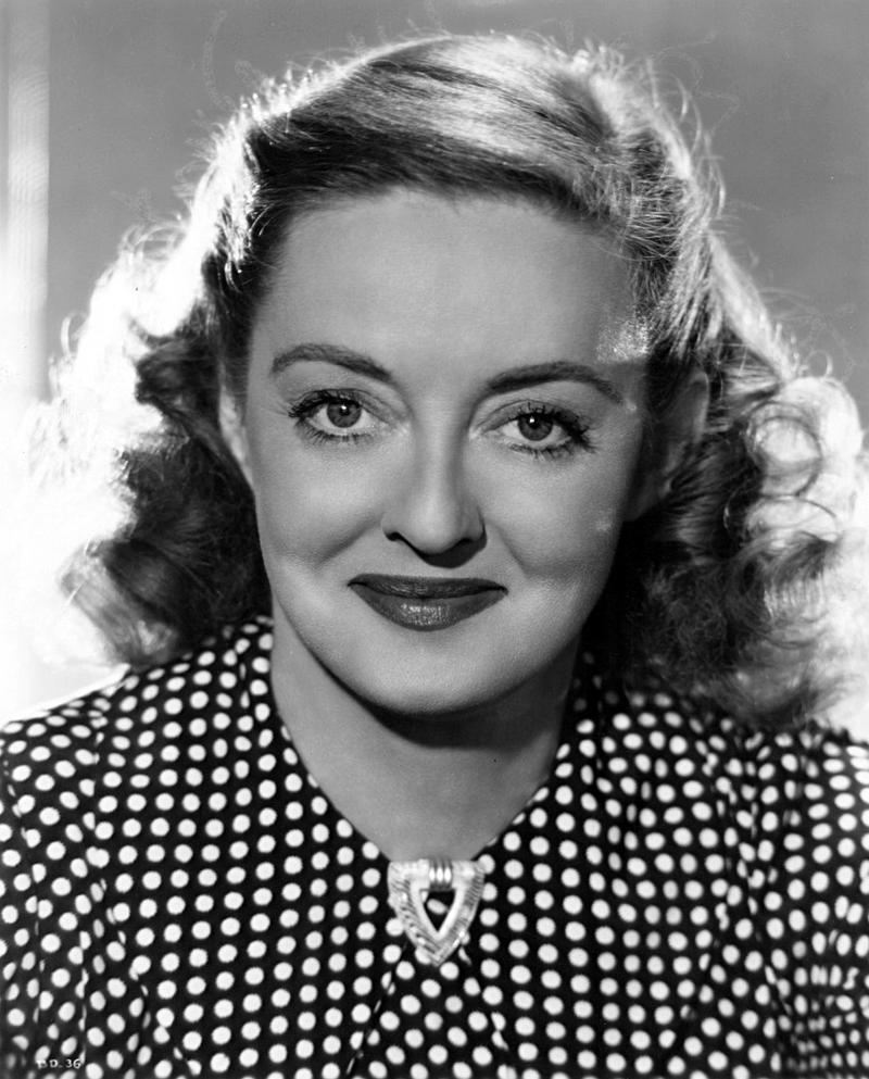 Studio portrait of Bette Davis (1940)