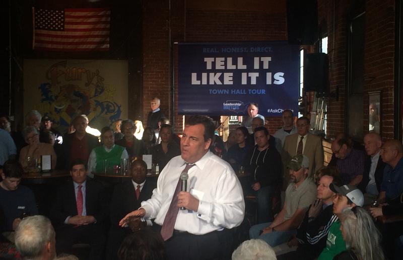 Gov. Chris Christie holding his "Tell It Like It Is" Town Hall meeting at a bar in Dover, NH.