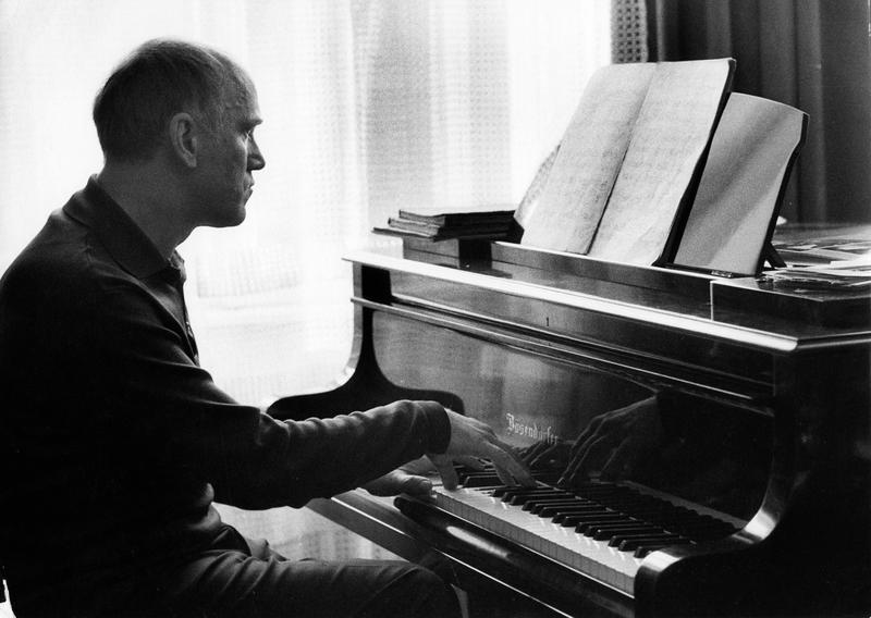 Sviatoslav Richter at the piano in 1971.