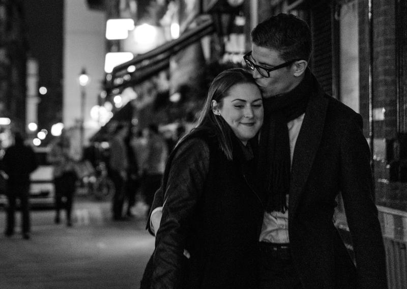 Is Valentine's Day a good night for a first date? Let's find out.