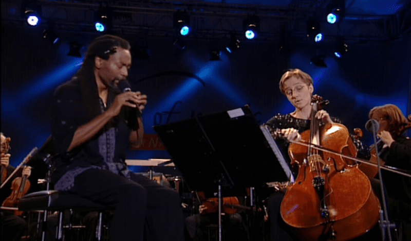 McFerrin (left) and Veronika Wilhelm performing Vivaldi's Concerto for Two Cellos in G minor.