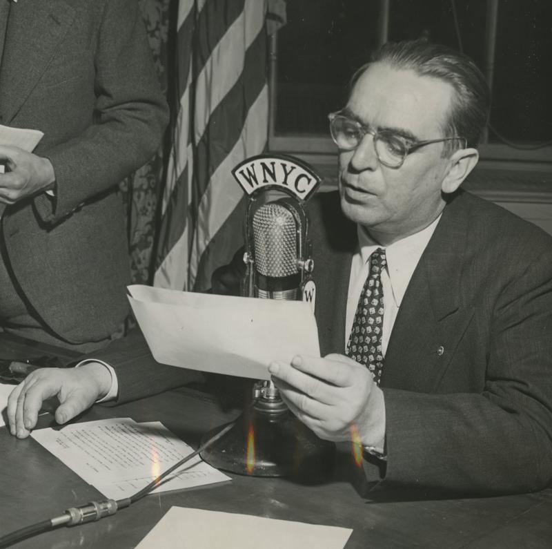 Mayor William O'Dwyer announces the end of a 10-day tugboat strike paralzing New York harbor, February 13, 1946.