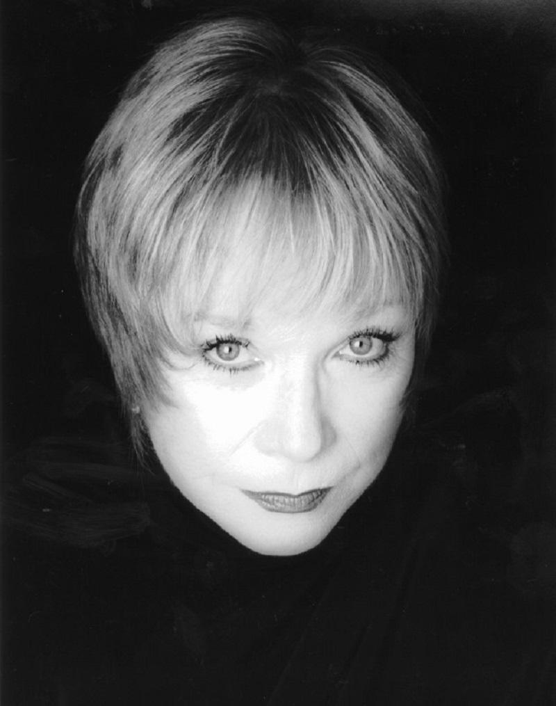 Shirley MacLaine talks about her life-changing experience in the Canary Islands. 