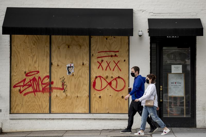 Graffiti Surged During the Pandemic. Cities Are Playing Catch-Up to Remove  It. - WSJ