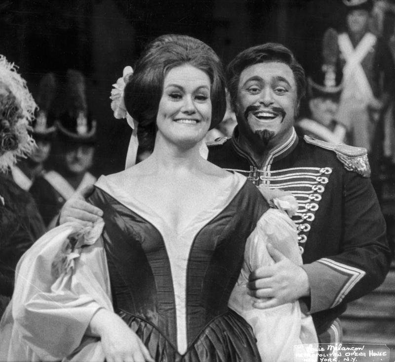 Joan Sutherland as Marie and Luciano Pavarotti as Tonio in Donizetti's "La Fille du Régiment."