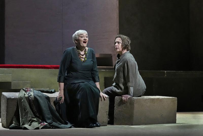 Michaela Schuster as Klytämnestra and Nina Stemme in the title role of Strauss's "Elektra."
