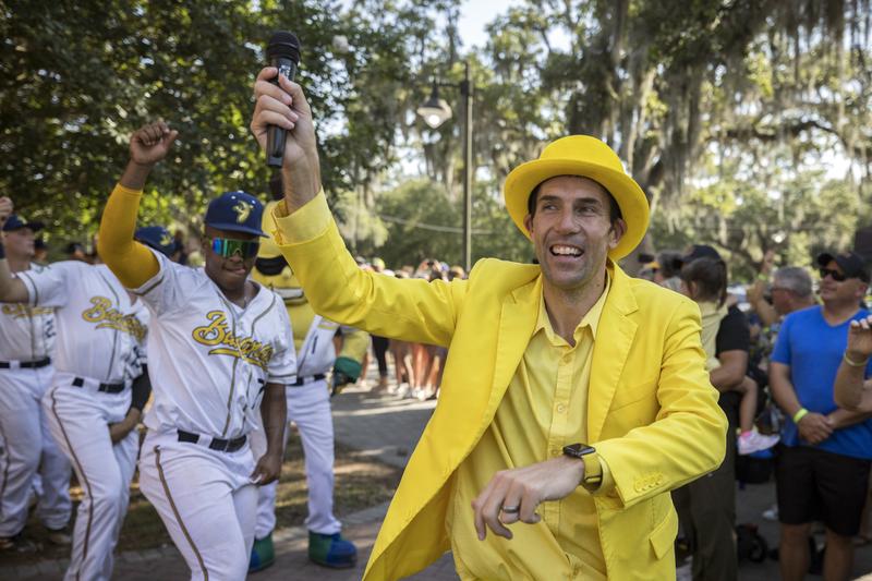 Savannah Bananas, the dancing Globetrotters of baseball, explained