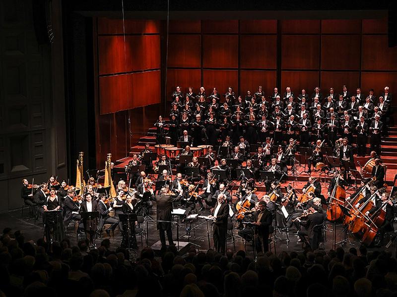 A picture of the Munich Radio Opera performing Verdi's I Lombardi