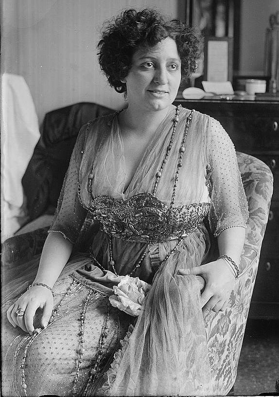  Photograph of Italian opera singer Claudia Muzio (1889-1936)