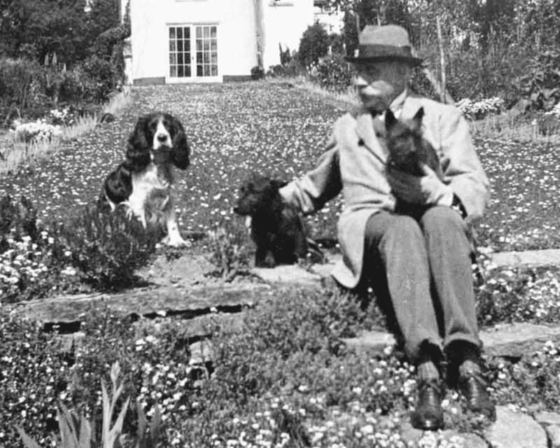 Edward Elgar with his dogs Marco, Mina and Meg.