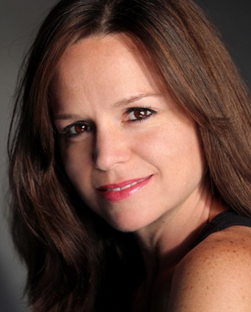 Comedian Amber Tozer Chronicles her Alcoholism and Recovery The