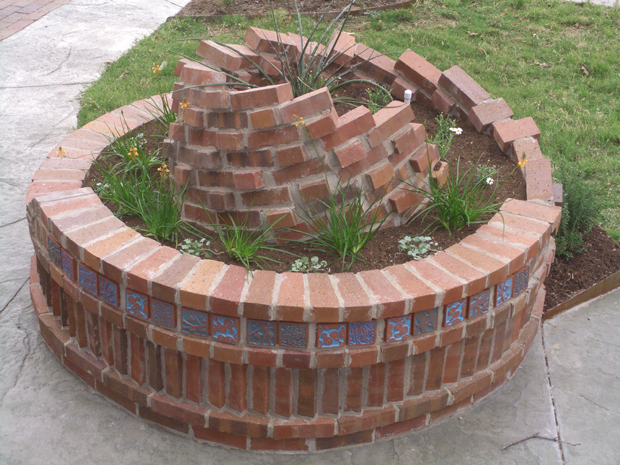 Zack Booth Simpson's planter