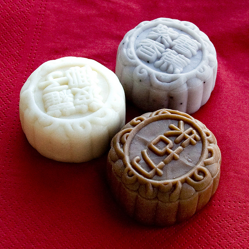 Lunar cakes